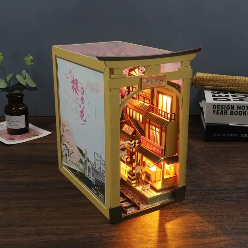 Book Nook Wizardi Miniature – Sakura-Inspired Roombox Kit